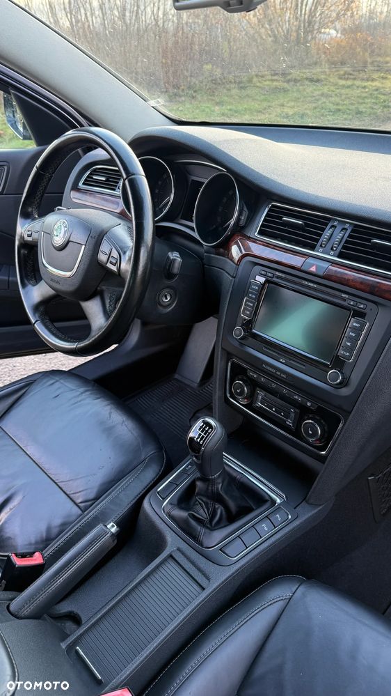 Skoda Superb 2.0 TDI Exclusive - 14