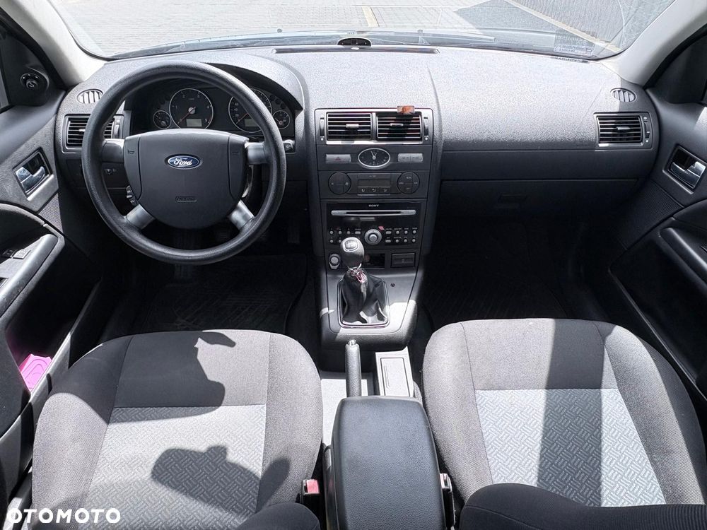 Ford Mondeo 2.0 TDCI Ambiente - 18