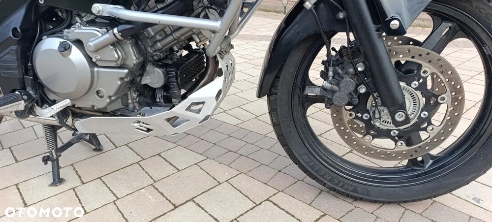 Suzuki V-STROM - 26