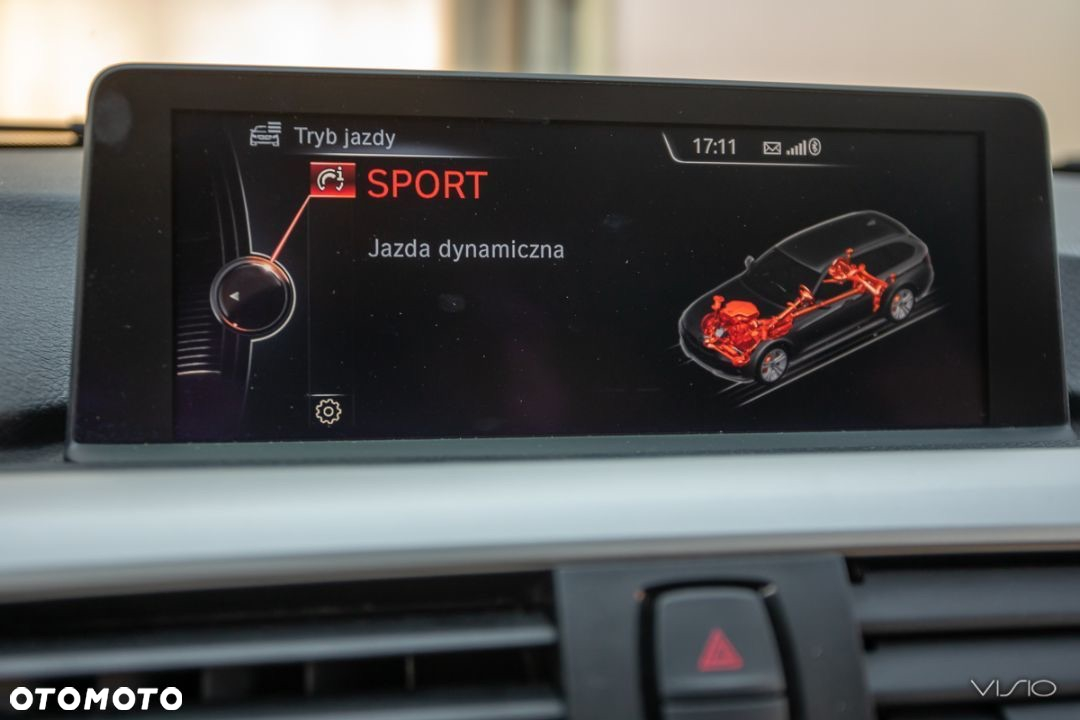 BMW Seria 3 318d DPF Touring Edition Sport - 31