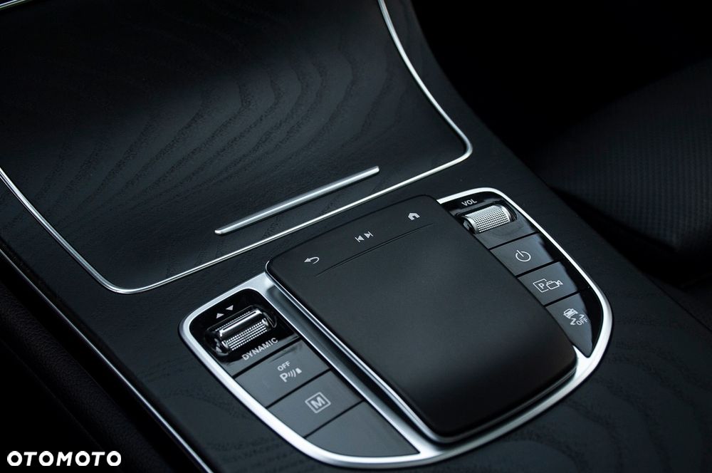 Mercedes-Benz GLC 300 de 4Matic 9G-TRONIC AMG Line Plus - 21