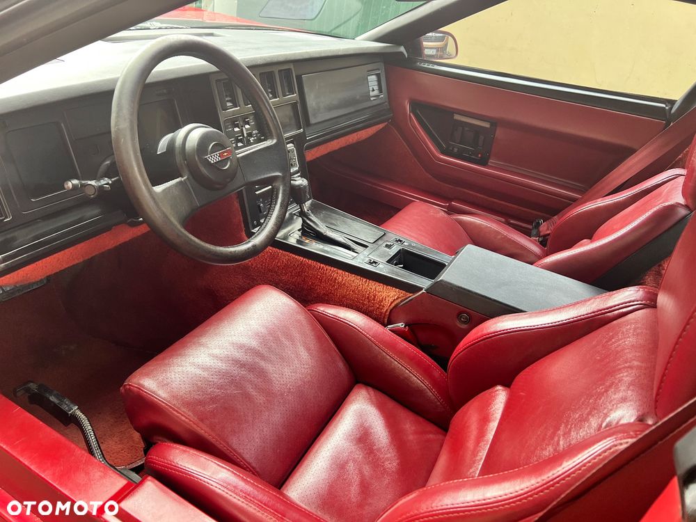Chevrolet Corvette - 22