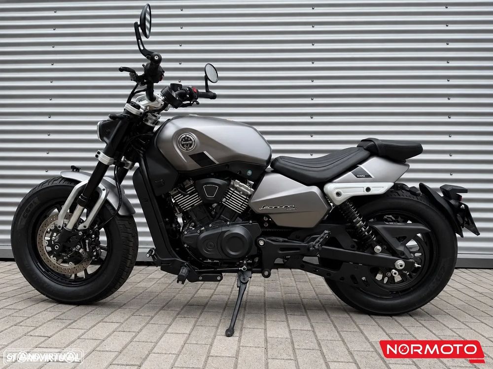 Benelli Leoncino Bobber 400 - 7