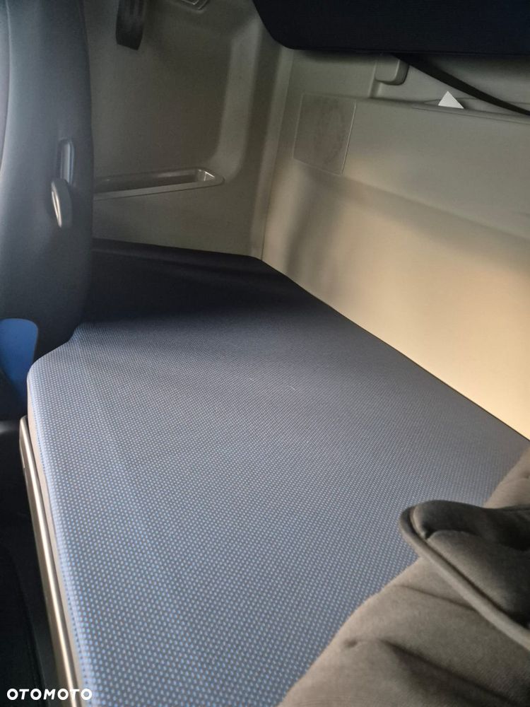 Volvo 500 - 15