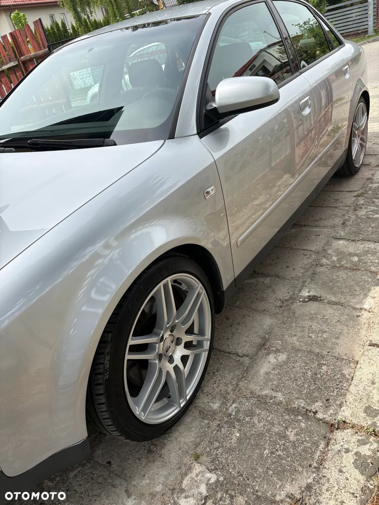 Audi A4 Limousine - 19