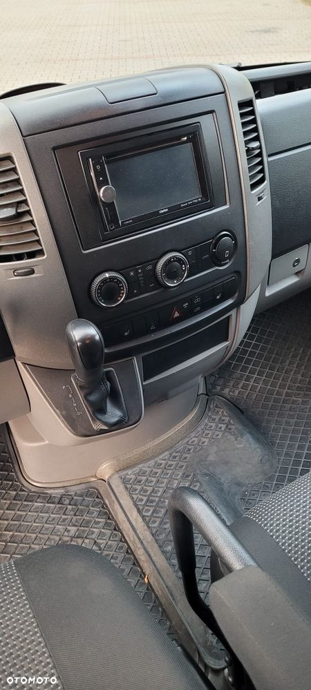 Mercedes-Benz Sprinter - 24