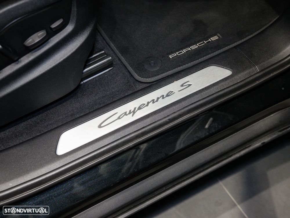 Porsche Cayenne S E-Hybrid - 36