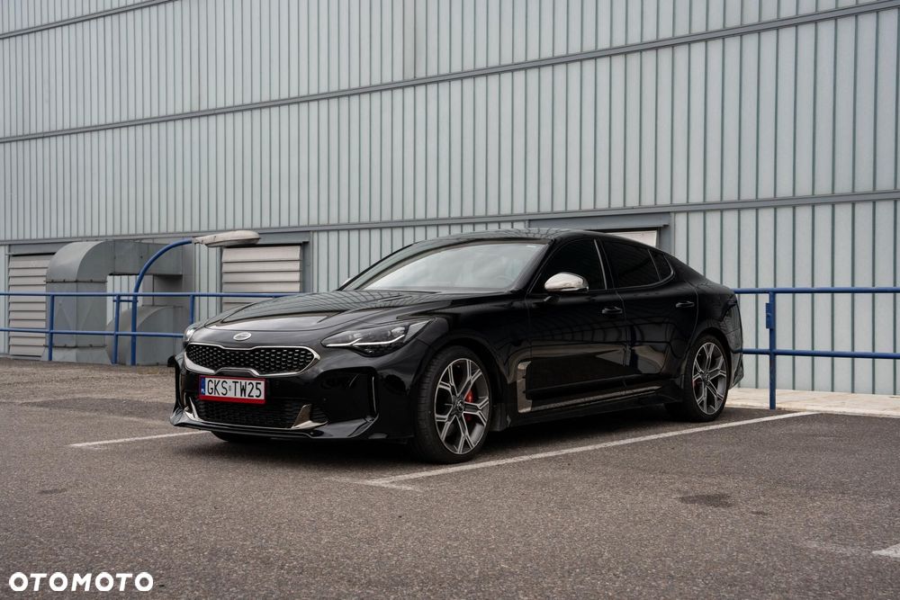 Kia Stinger - 1