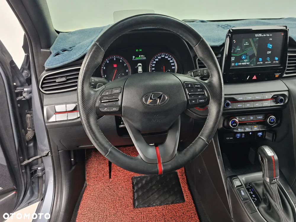 Hyundai Veloster - 13