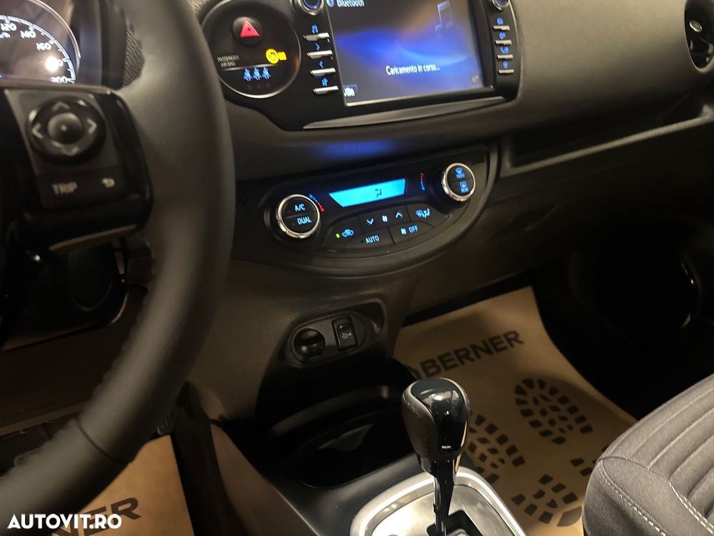 Toyota Yaris 1.5 VVT-i HSD Luna - 24