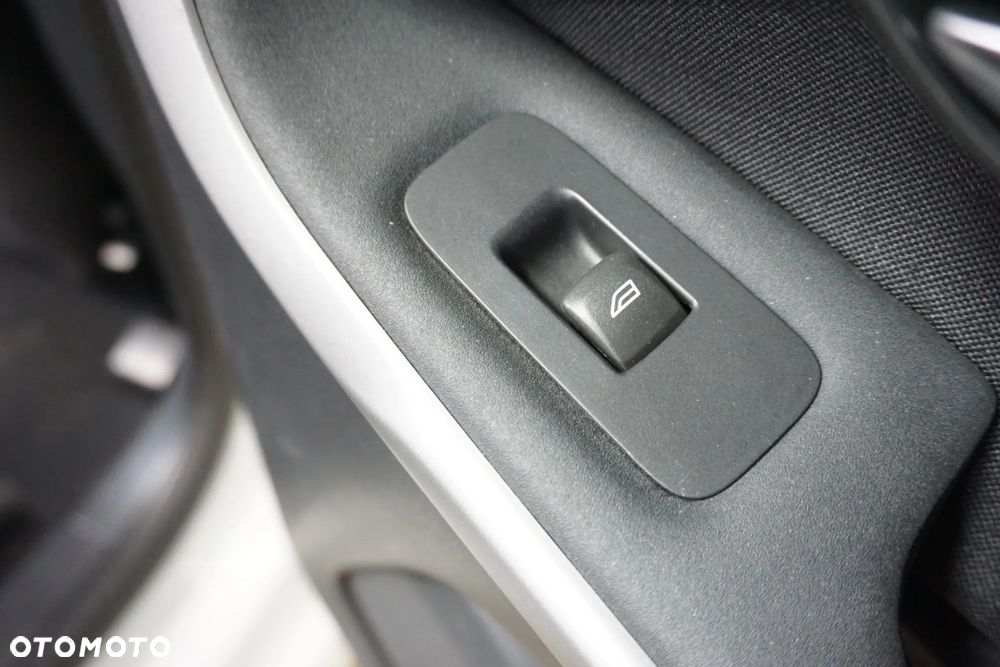 Volvo V40 D2 Geartronic Kinetic - 27