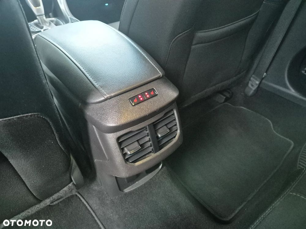 Ford Mondeo 2.0 TDCi Titanium PowerShift - 26
