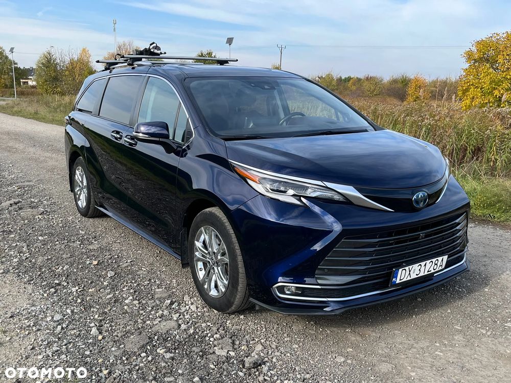 Toyota Sienna - 4
