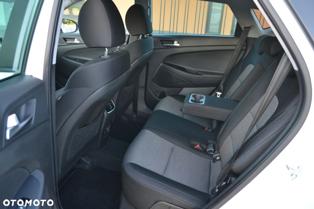 Hyundai Tucson blue 1.6 GDi 2WD Navi - 21