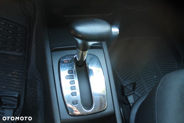 Skoda Fabia ver-1-4-16v-comfort - 6