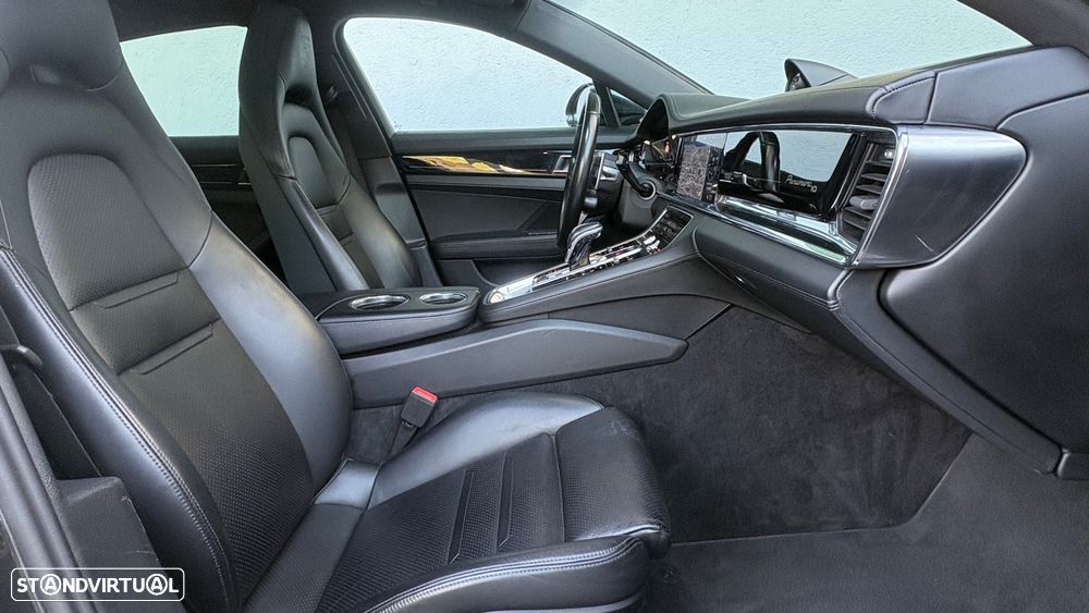 Porsche Panamera 4 E-Hybrid 10 Years Edition - 12