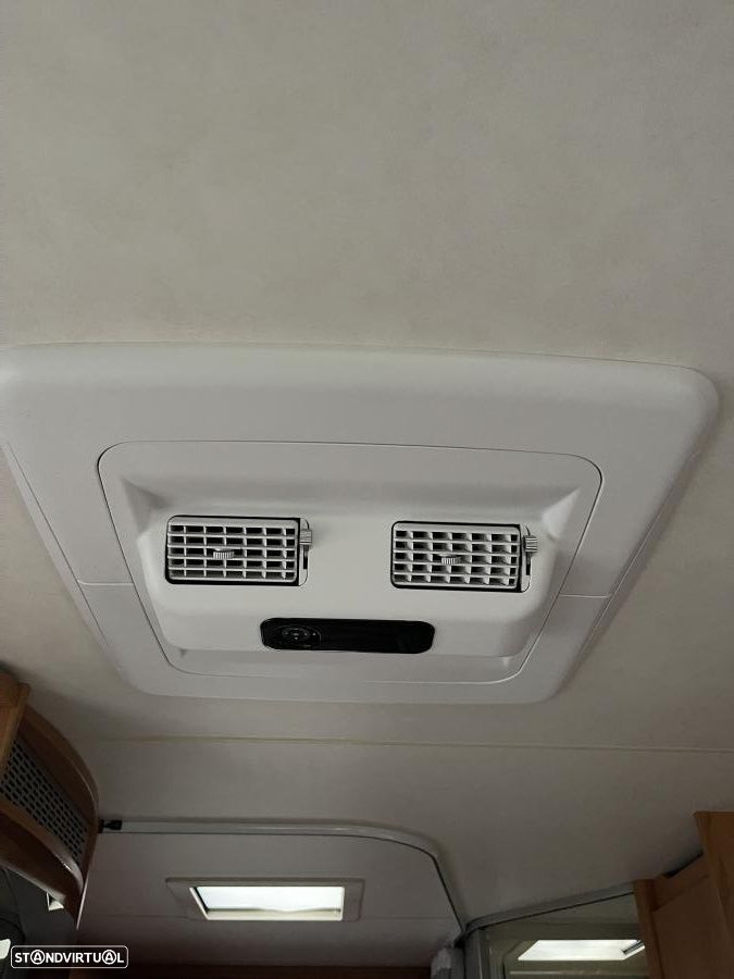 Burstner Privilége T615 cama francesa - 46