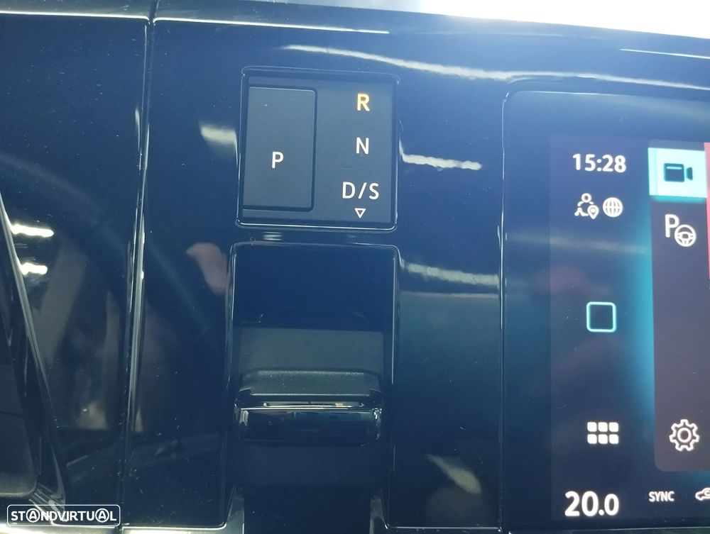 Volkswagen Multivan 1.5 TSI e-Hybrid Life DSG — fotografia 32
