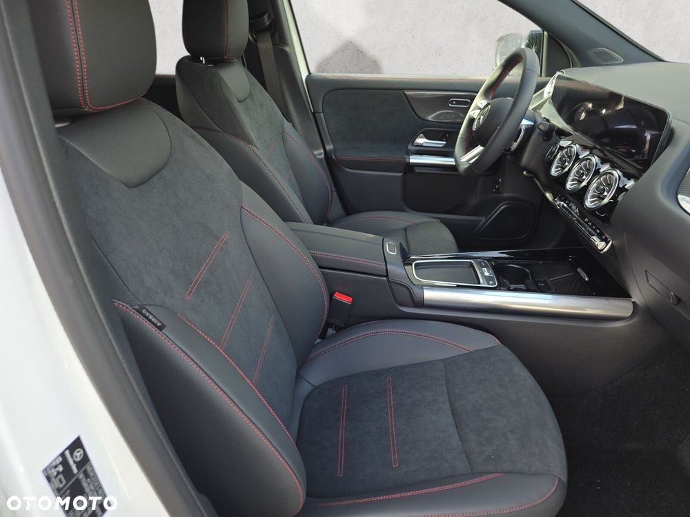 Mercedes-Benz GLA - 15