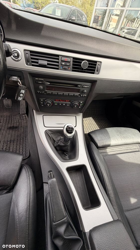 BMW Seria 3 320i - 8