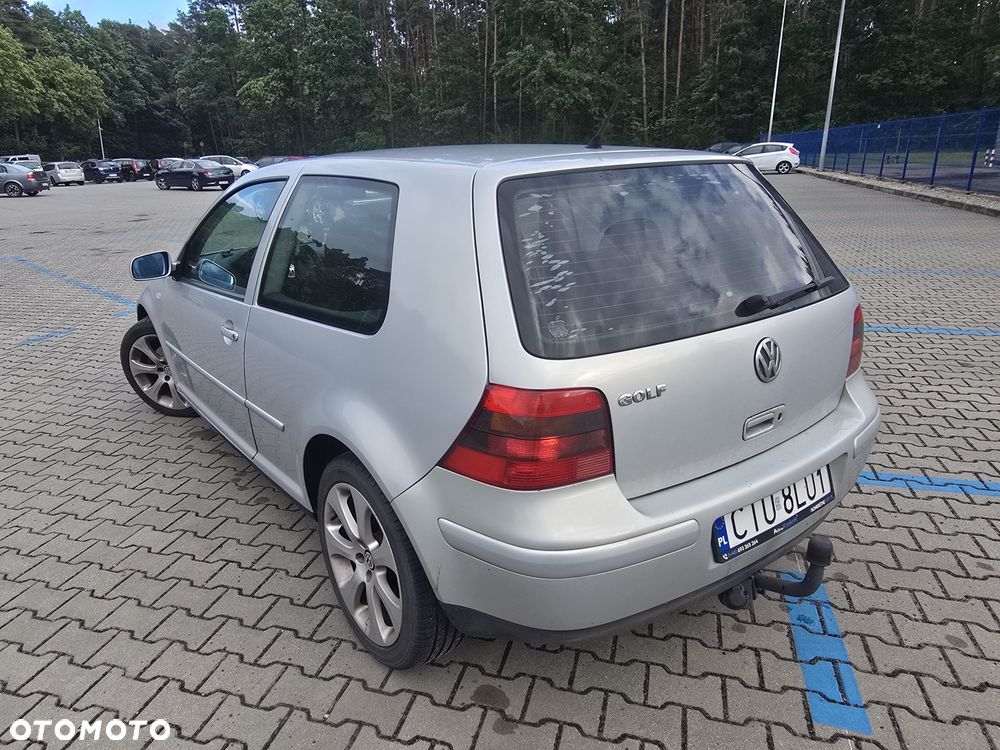 Volkswagen Golf - 2
