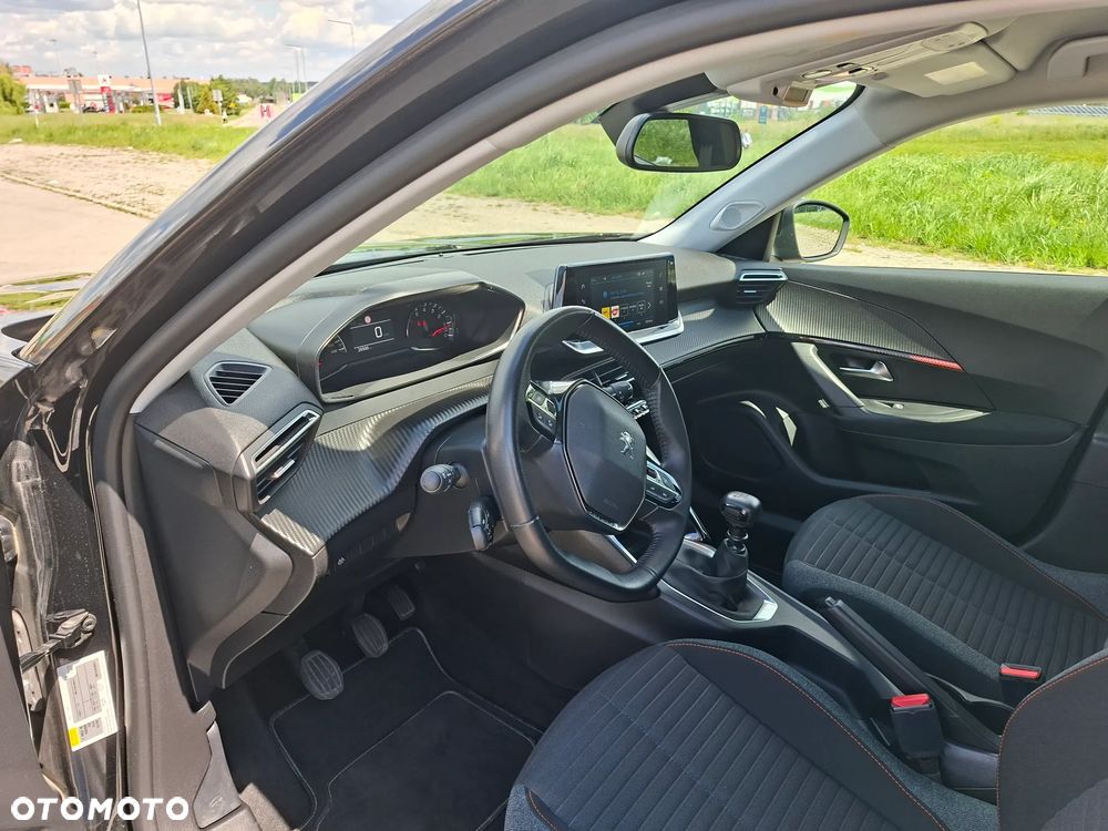 Peugeot 2008 - 18