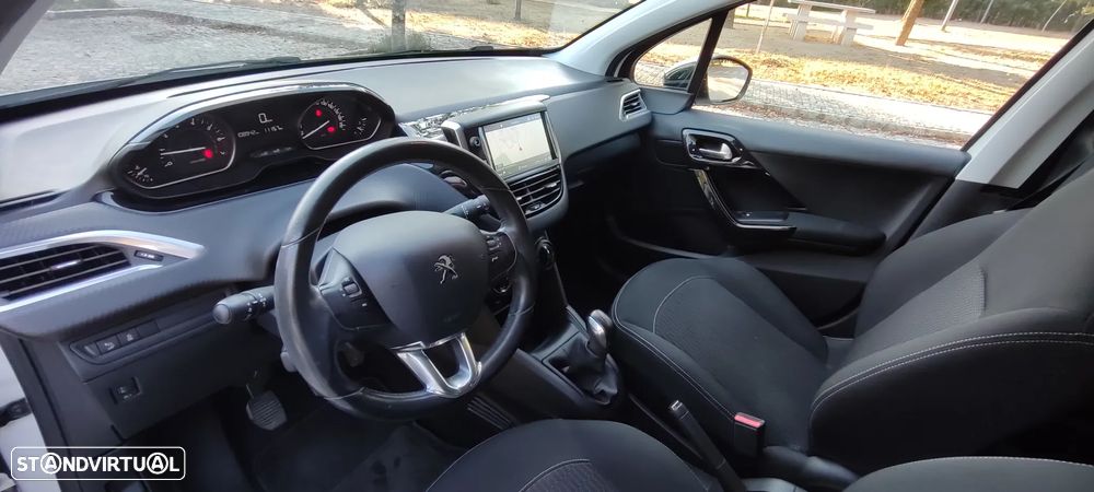 Peugeot 208 1.2 PureTech Style - 28