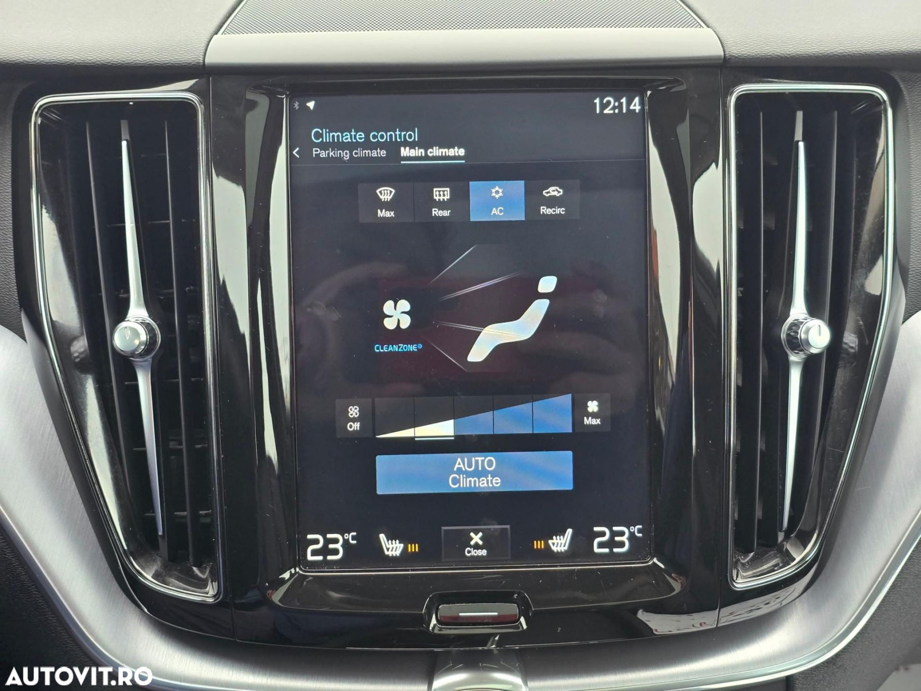 Volvo XC 60 T8 Twin Engine AWD Momentum - 11