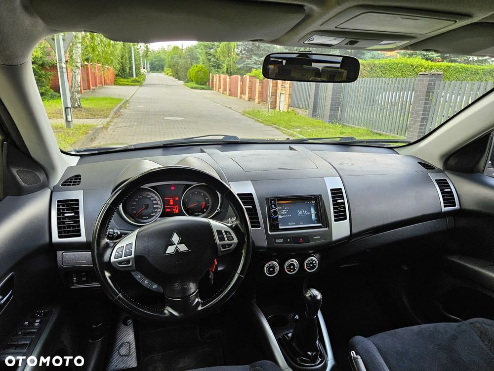 Mitsubishi Outlander - 35