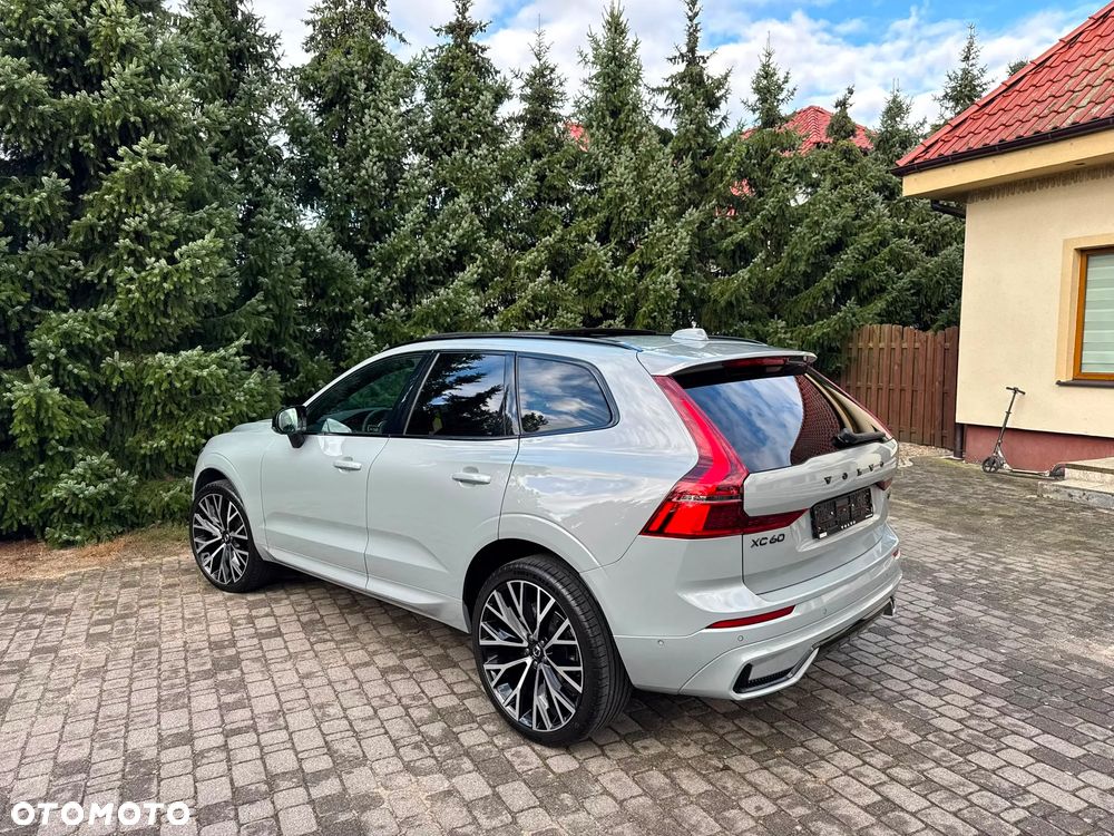 Volvo XC 60 B5 B AWD Ultra Dark - 17