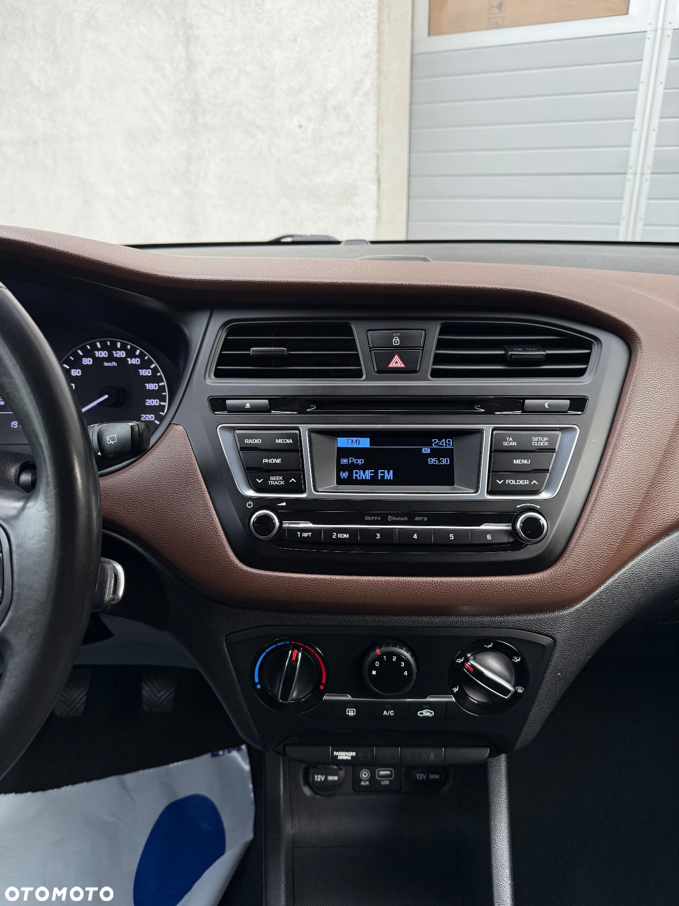 Hyundai i20 - 24