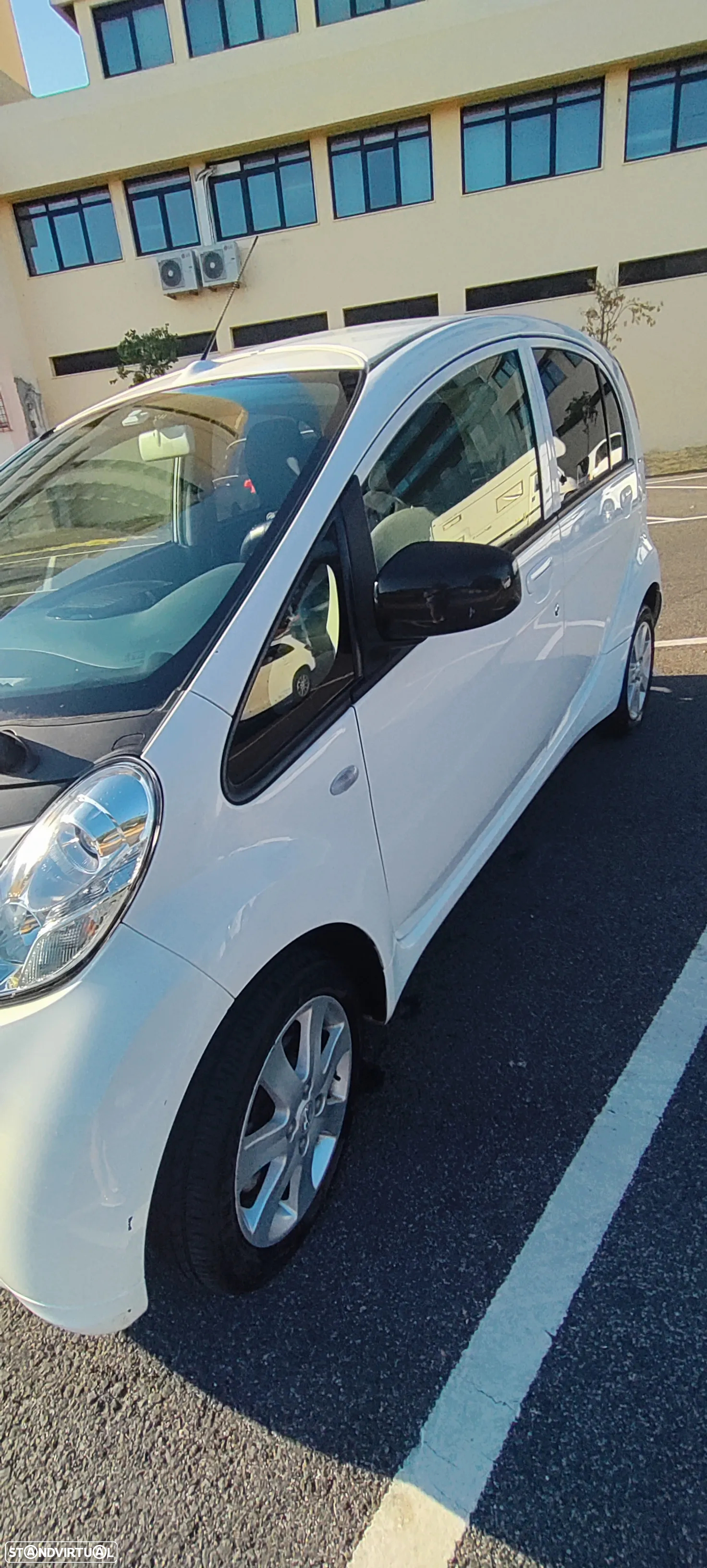 Peugeot iOn - 9