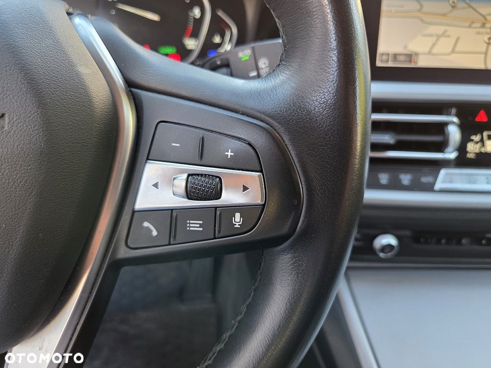 BMW Seria 3 318d MHEV Advantage - 19