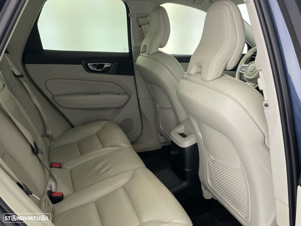 Volvo XC 60 2.0 T8 PHEV Inscription AWD - 25