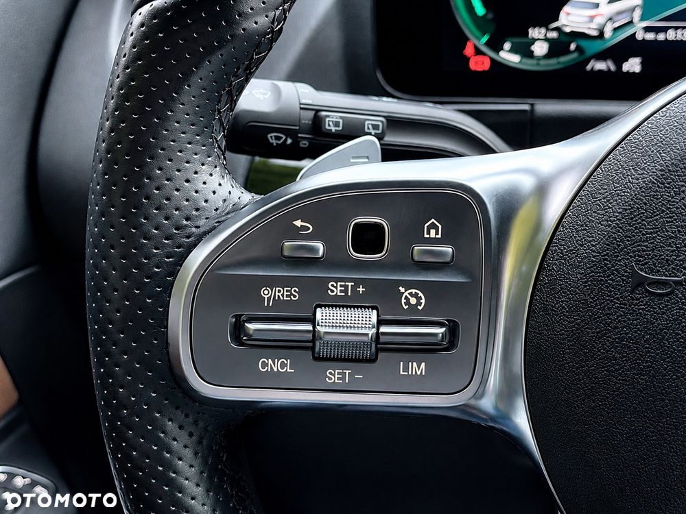 Mercedes-Benz GLA 250 4-Matic AMG Line - 8