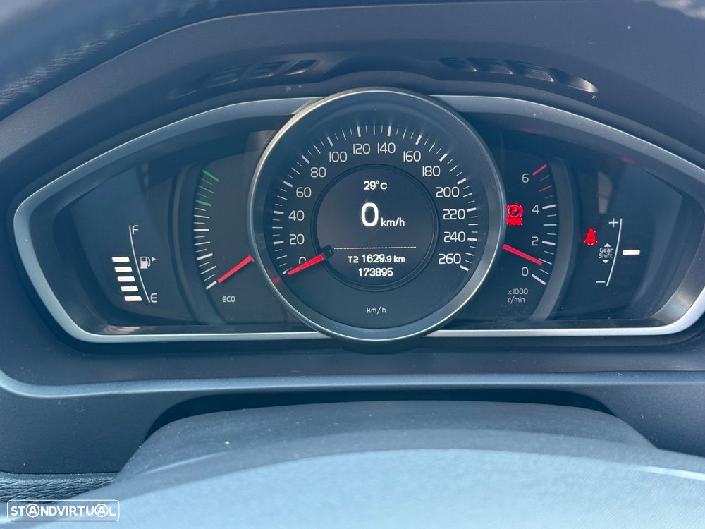 Volvo V40 2.0 D3 Momentum - 27