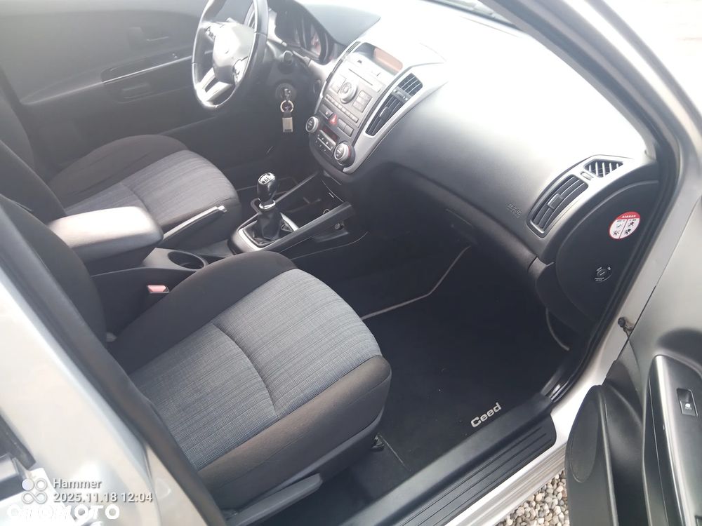 Kia Ceed 1.6 CRDi Vision - 15