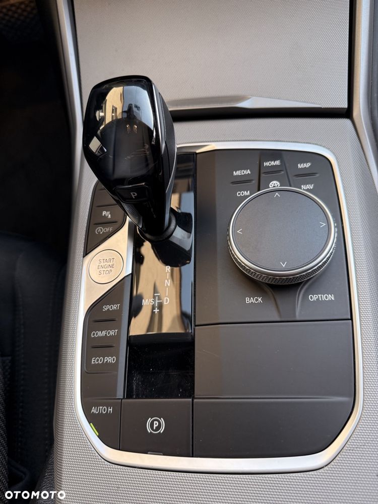 BMW Seria 3 330i Advantage - 4