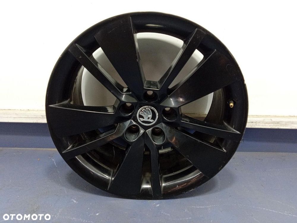 SKODA SUPERB III ALUFELGA OEM 8JX18 5X112 ET44 1 SZT 3V0601025AG - 1