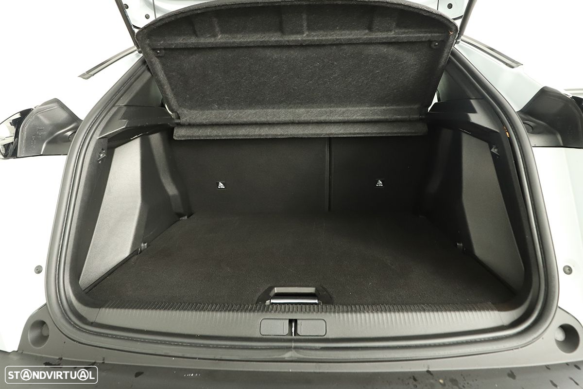 Peugeot 2008 1.2 PureTech Allure - 16