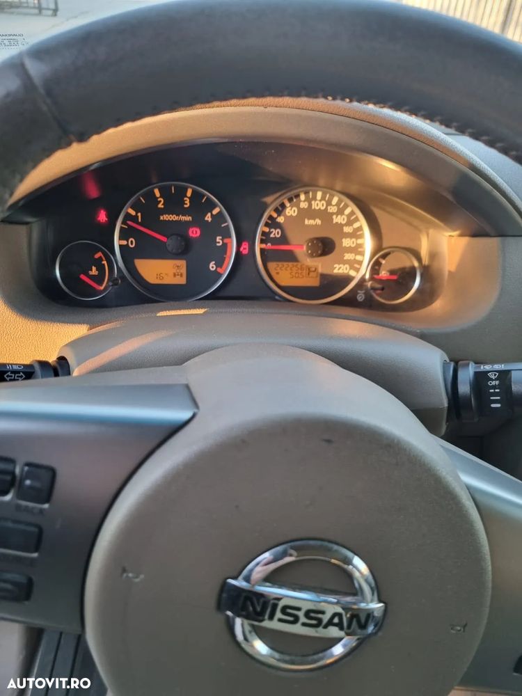 Nissan Pathfinder - 8