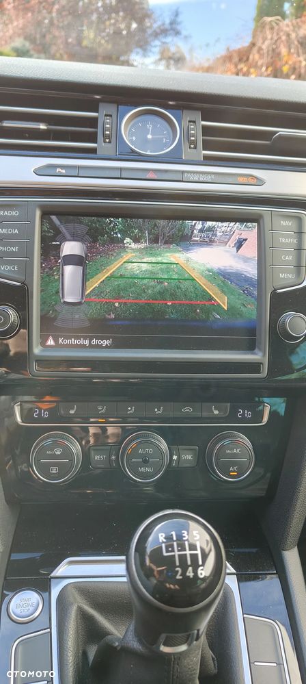 Volkswagen Passat - 12