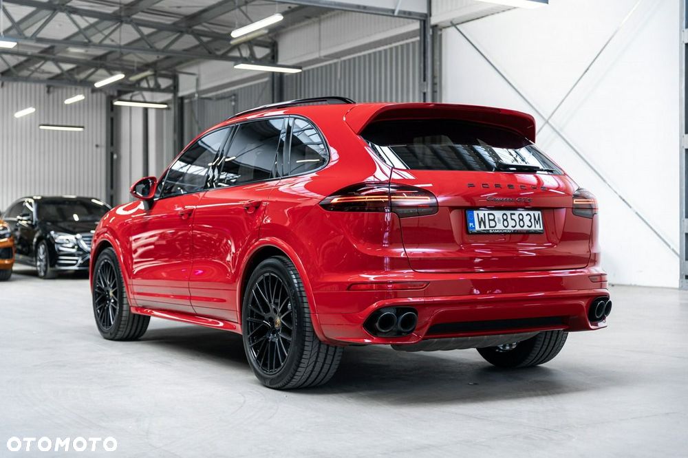 Porsche Cayenne GTS - 9