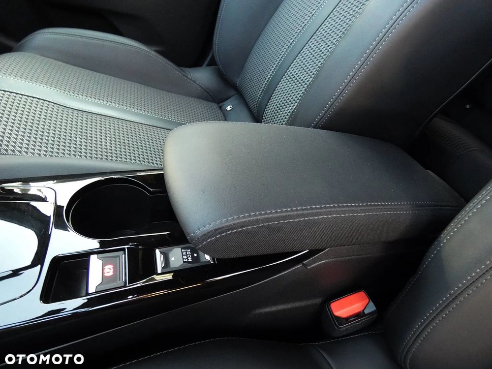 Peugeot 2008 1.2 PureTech Allure S&S EAT8 - 6