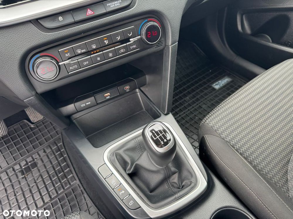 Kia Ceed 1.5 T-GDI M - 14