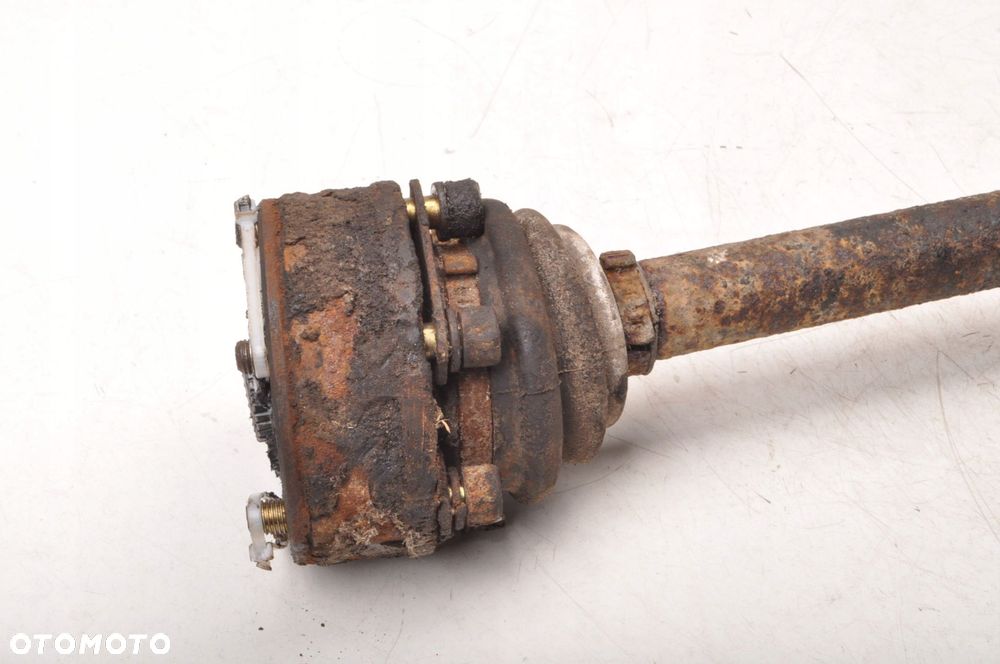 FORD GRANADA GXL 3.0 PÓŁOŚ LEWA TYLNA - 2