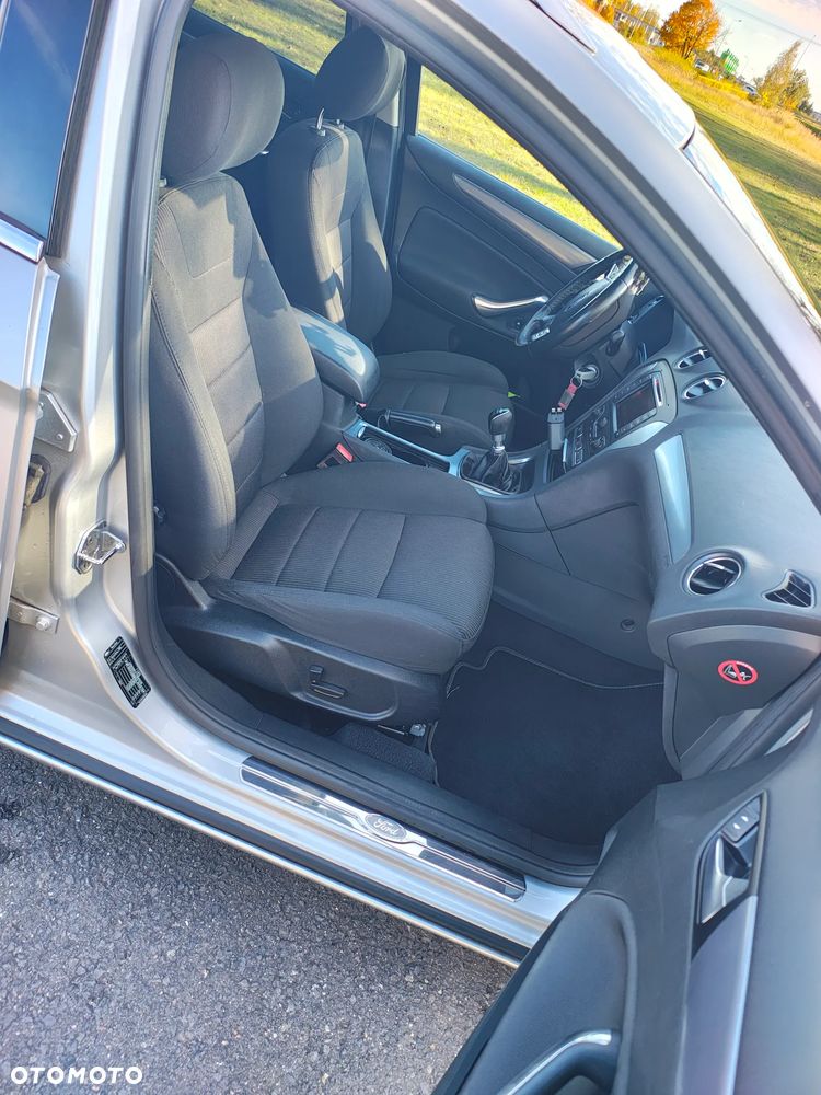 Ford Mondeo - 16