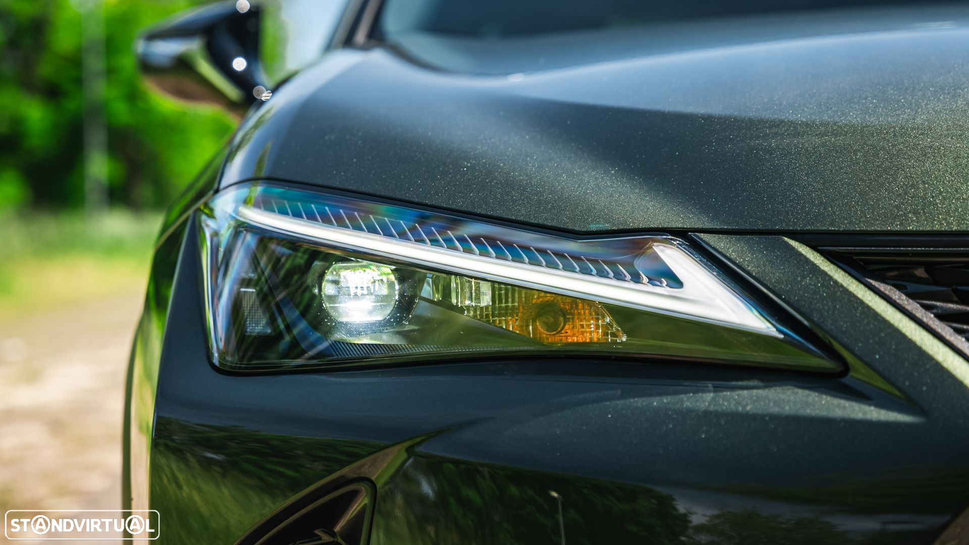 Lexus UX 250h Sport (Ecrã 12.3) - 17