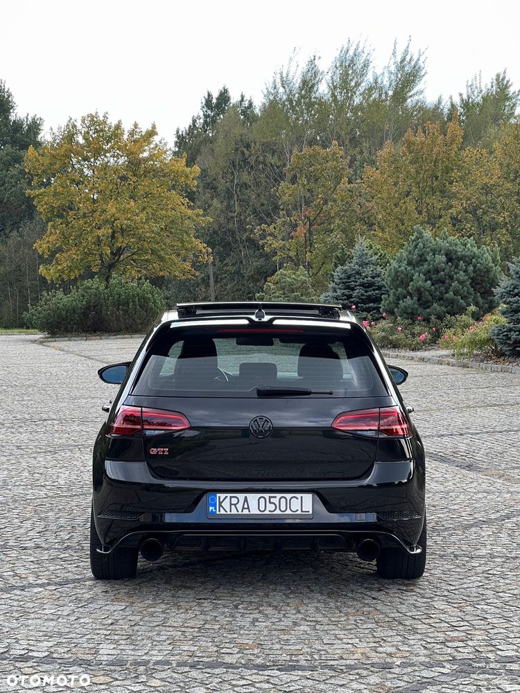 Volkswagen Golf GTI Performance BlueMotion Technology DSG - 6