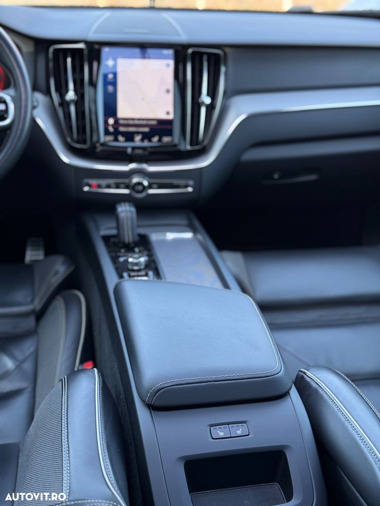 Volvo XC 60 D5 AWD Geartronic Inscription - 27